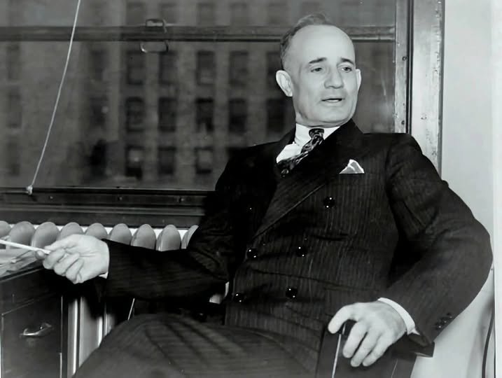 أشهر مؤلفات نابليون هيل