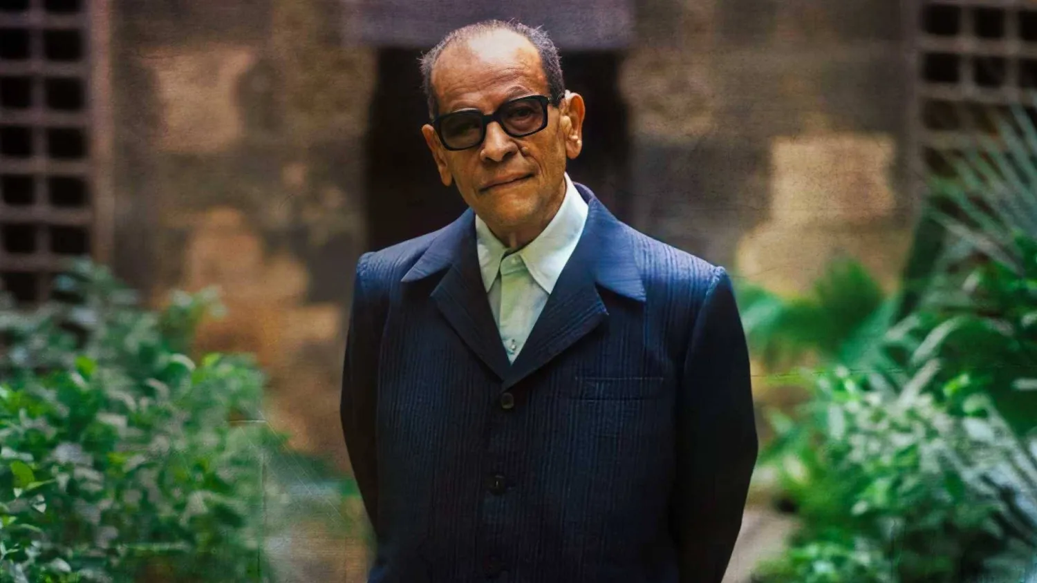 نجيب محفوظ.. الرجل الذي كتب القاهرة حتى كتبته