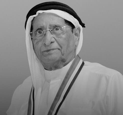أحمد كاظم.. الطبيب الذي مهّد الطريق أمام الأجيال الإماراتية في الطب