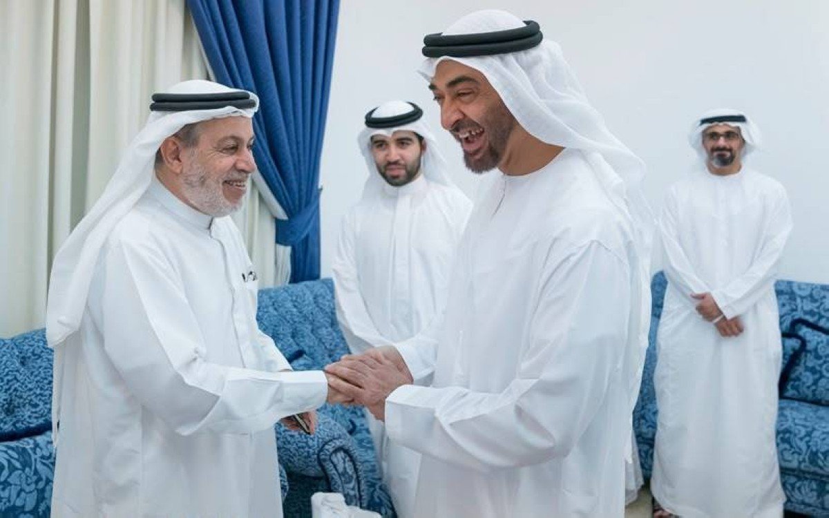 أحمد إبراهيم مندي.. المعلم الذي احتفى به الشيخ محمد بن زايد