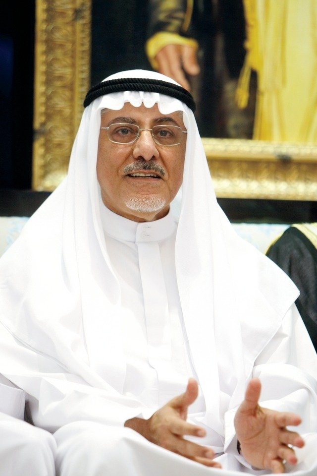 عارف الشيخ.. شاعر خلّد كلماته في وجدان الإمارات